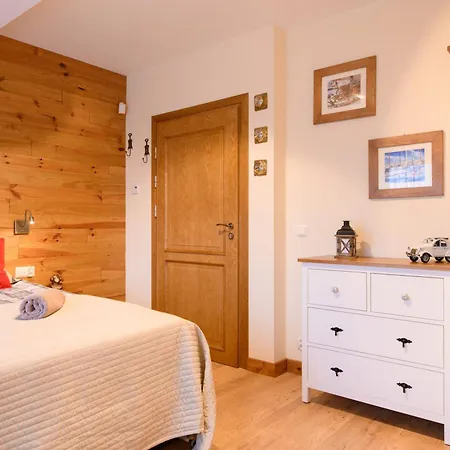 Ostoja Dwa Jeziora Bed & Breakfast 4*