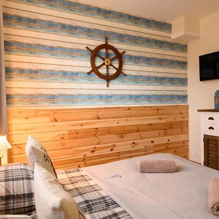 Ostoja Dwa Jeziora Bed and breakfast 4*